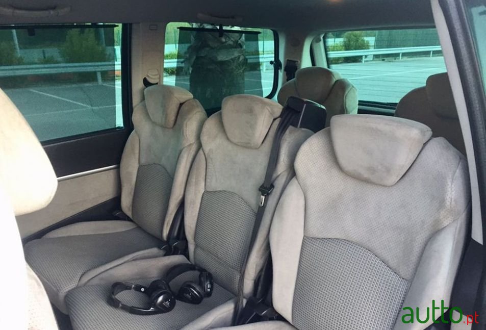 2005' Peugeot 807 photo #1