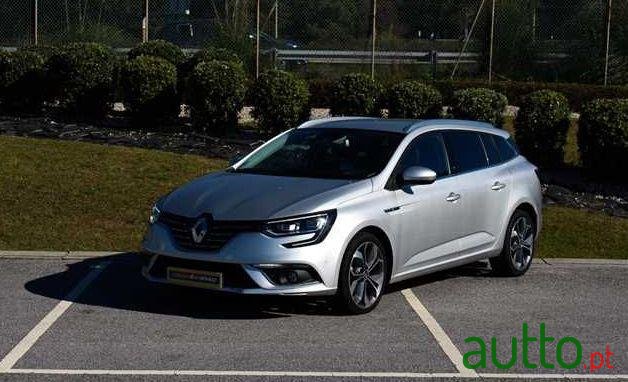 2016' Renault Megane Sport Tourer photo #2