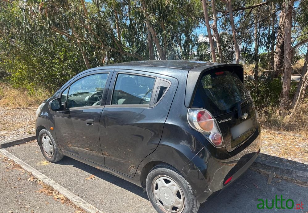 2010' Chevrolet Spark 1.0 L photo #4