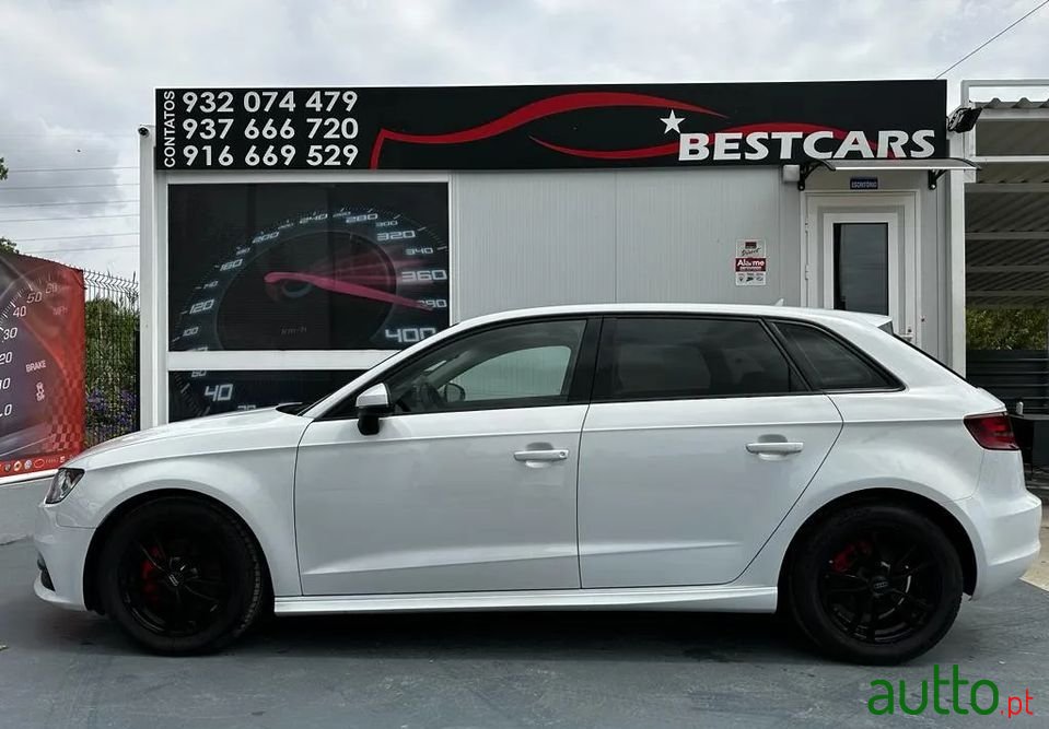 2015' Audi A3 Sportback photo #4