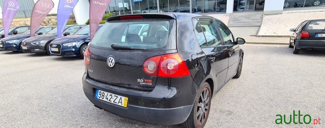 2004' Volkswagen Golf Sport photo #3