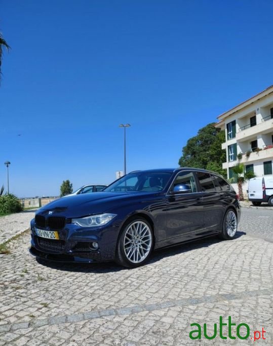 2013' BMW 320 photo #1