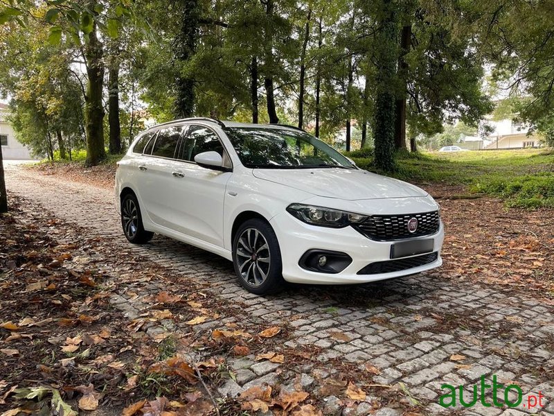 2018' Fiat Tipo Station Wagon photo #1
