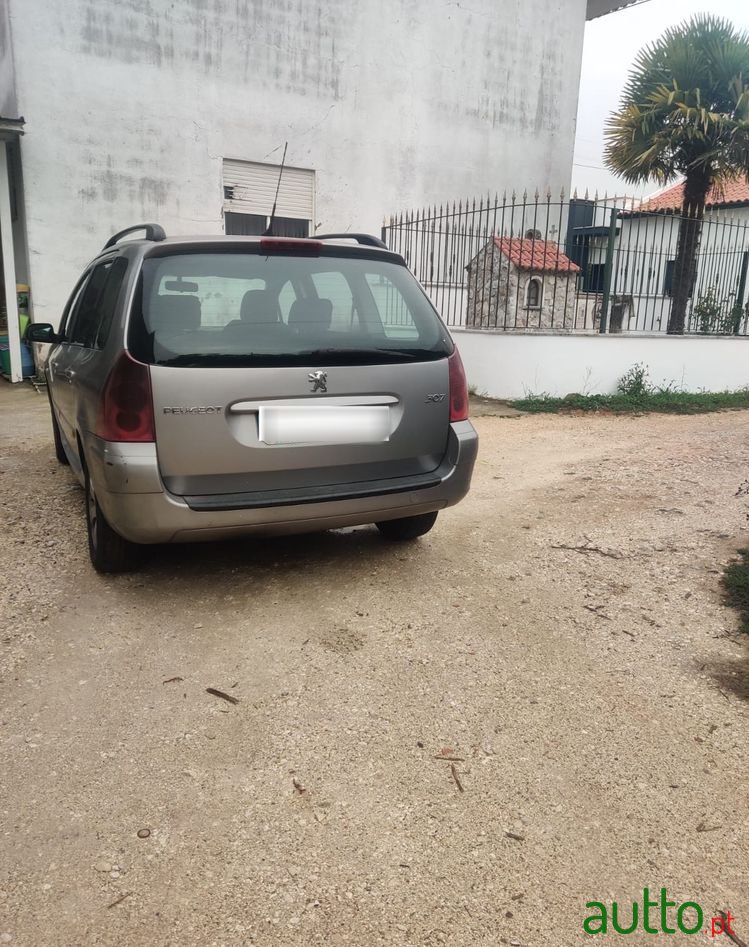 2005' Peugeot 307 Break photo #3