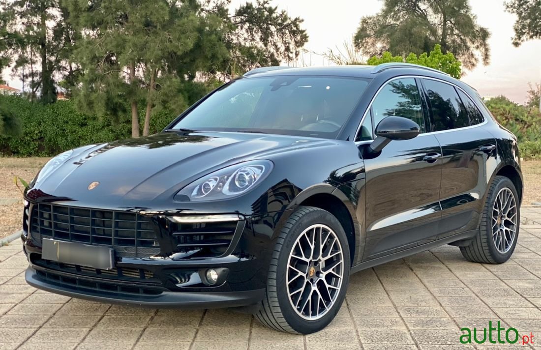 2017' Porsche Macan photo #2