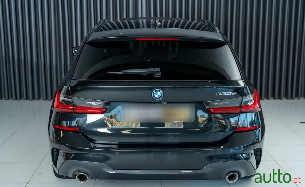 2022' BMW Série 3 E Pack M Auto photo #3