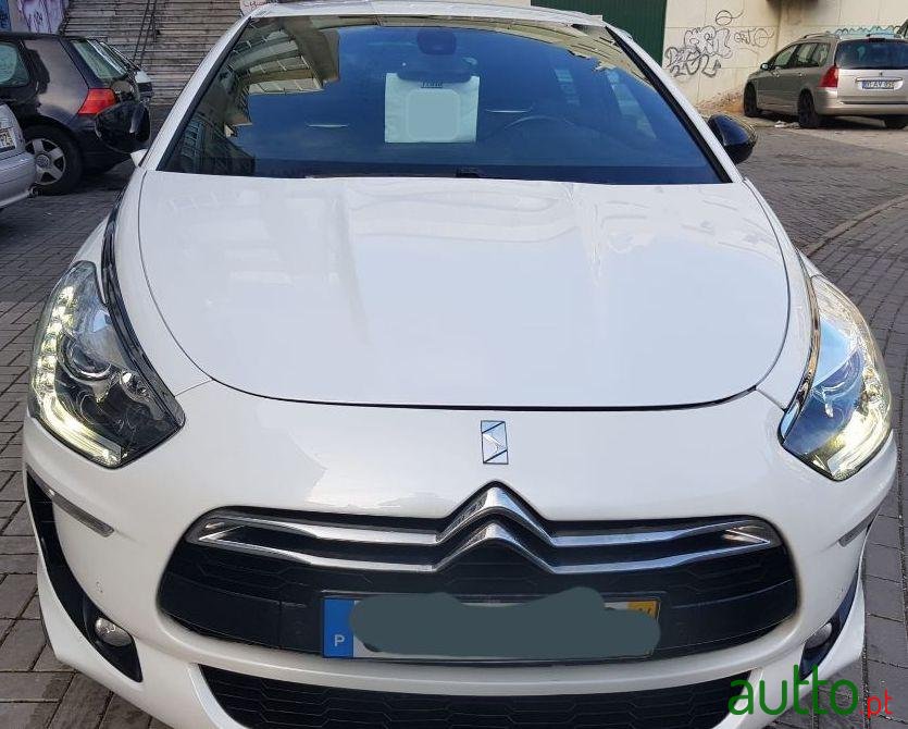 2014' Citroen DS5 photo #2