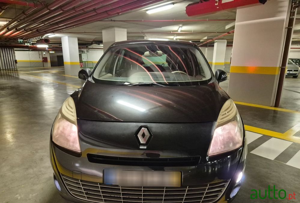 2009' Renault Grand Scenic photo #3