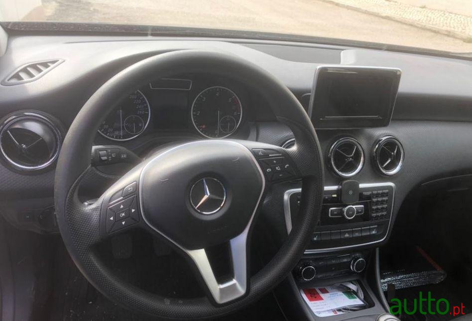 2014' Mercedes-Benz A-180 Cdi Style Edition photo #4
