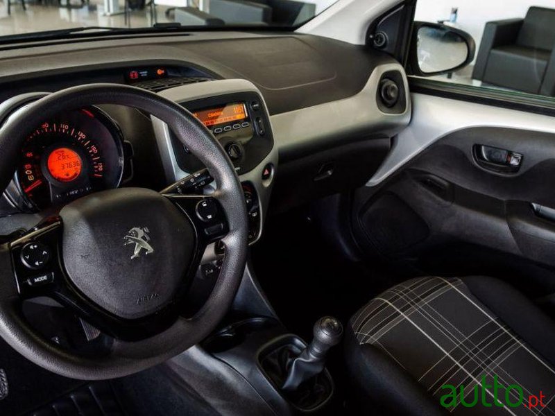2018' Peugeot 108 1.0 Vti Active photo #2