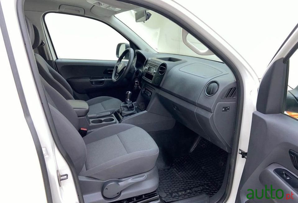 2016' Volkswagen Amarok photo #6