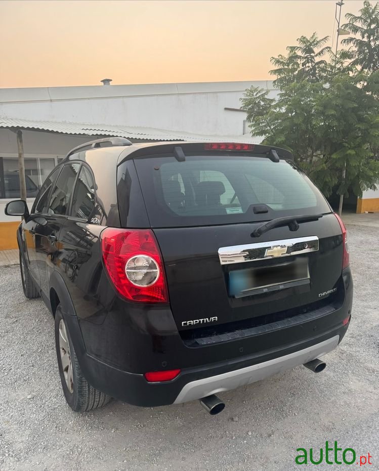 2007' Chevrolet Captiva 2.0 Vcdi Seven 7L photo #4