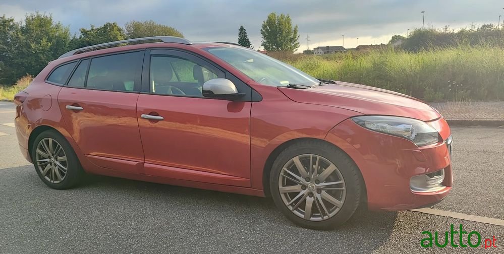 2012' Renault Megane Sport Tourer photo #4