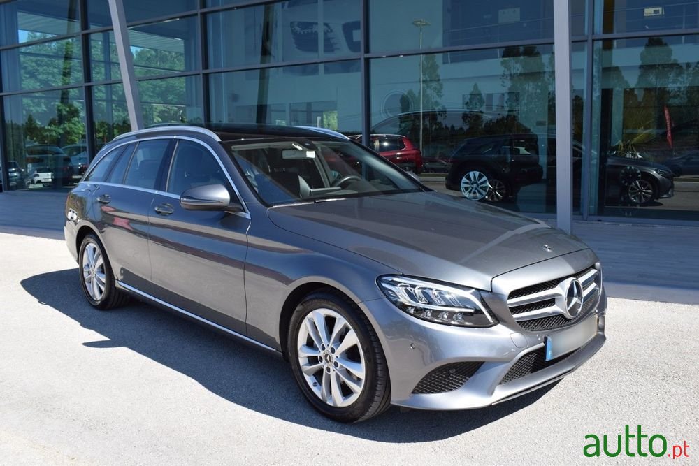 2019' Mercedes-Benz Classe C photo #1