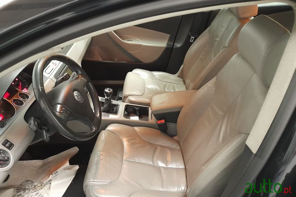 2006' Volkswagen Passat Variant photo #6