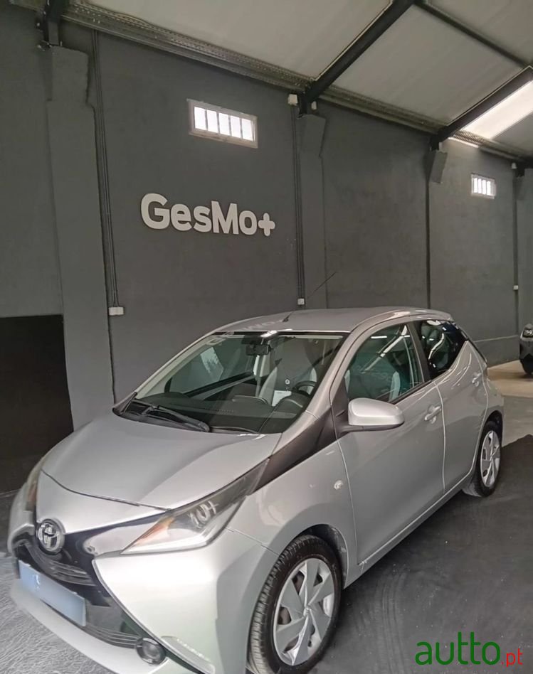 2018' Toyota Aygo 1.0 X-Play+Ac photo #3