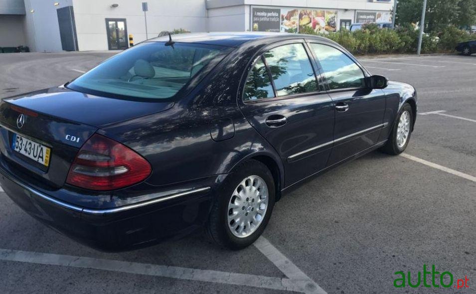 2002' Mercedes-Benz E-270 photo #1