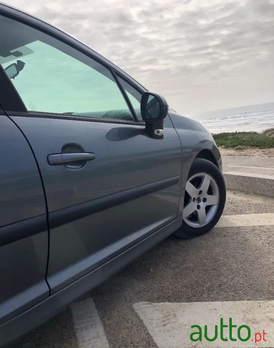 2011' Peugeot 207 Sport photo #4