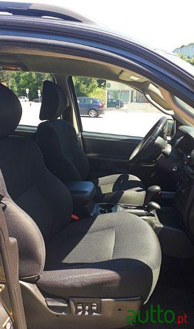 2005' Jeep Grand Cherokee photo #2