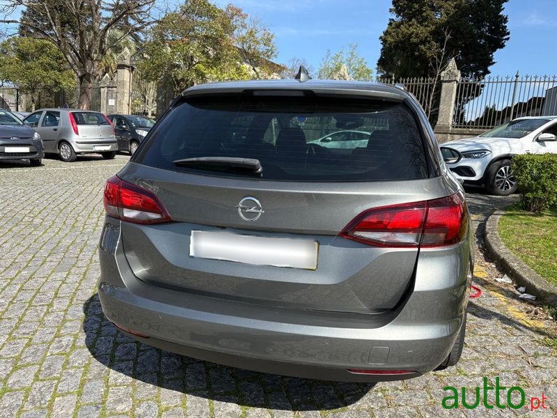 2018' Opel Astra Sports Tourer for sale. Porto, Portugal
