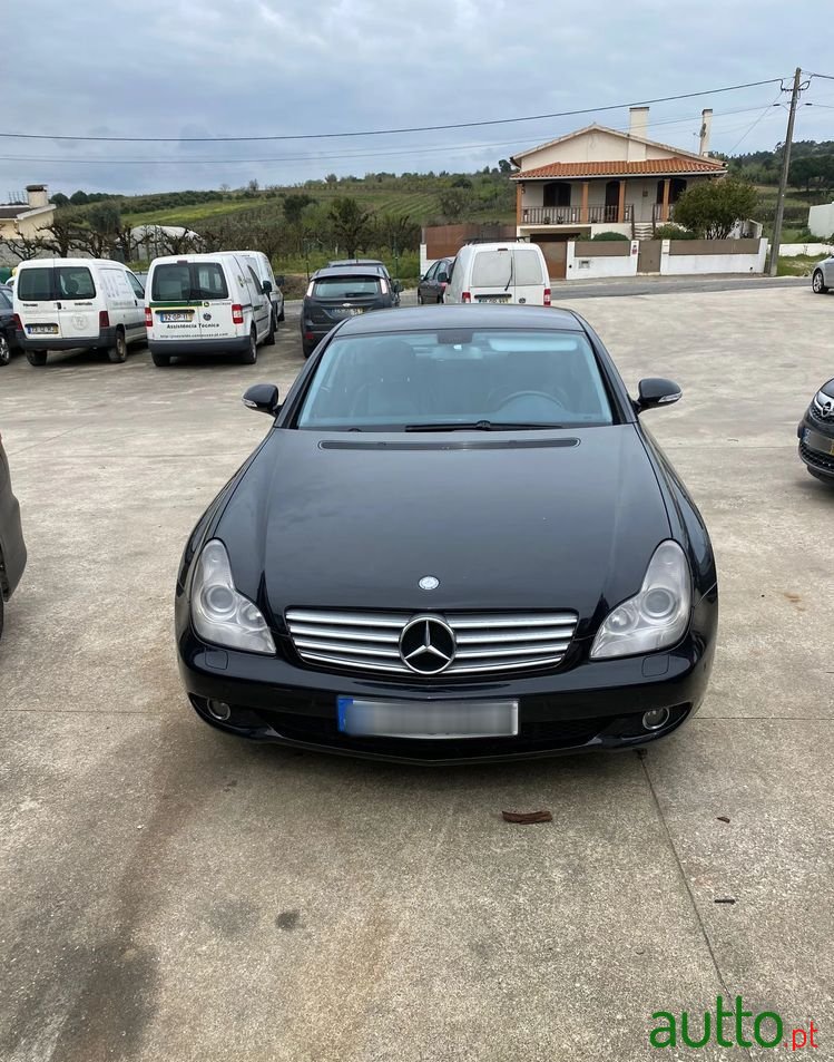 2008' Mercedes-Benz 320 photo #1