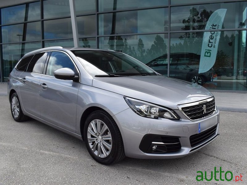 2021' Peugeot 308 Sw photo #1