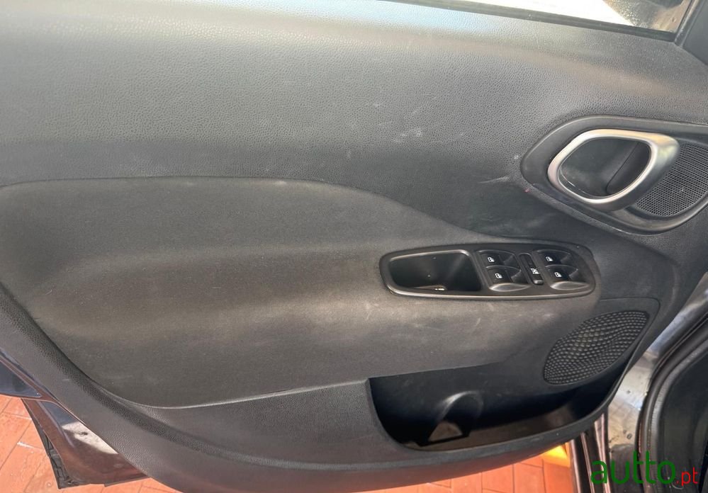 2017' Fiat 500L photo #6