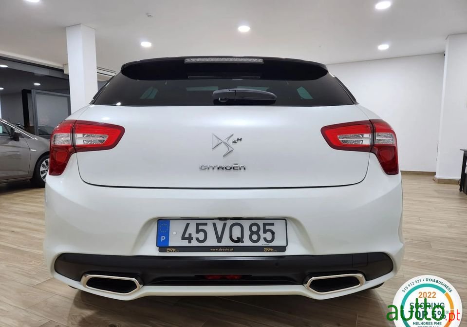 2013' Citroen DS5 photo #5