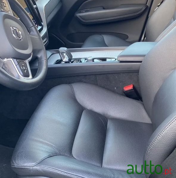 2022' Volvo Xc 60 photo #5