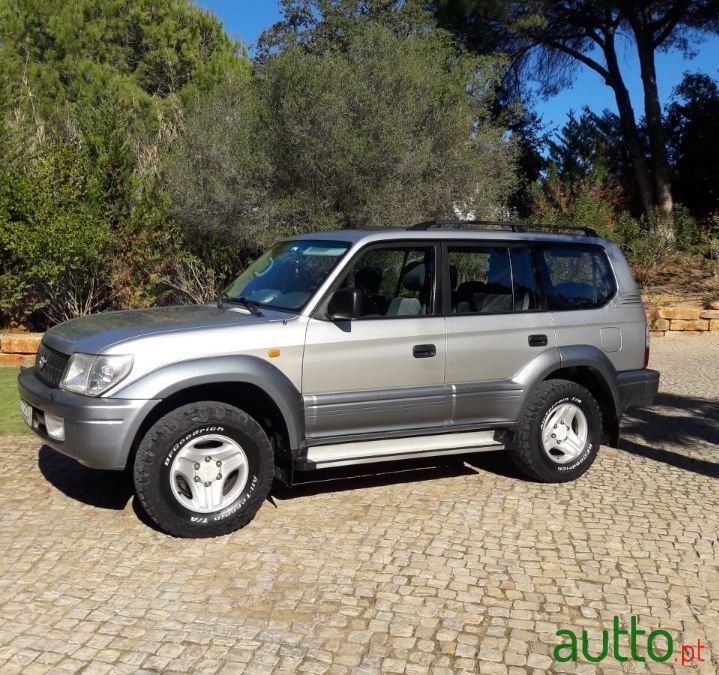 2000' Toyota Land Cruiser photo #1