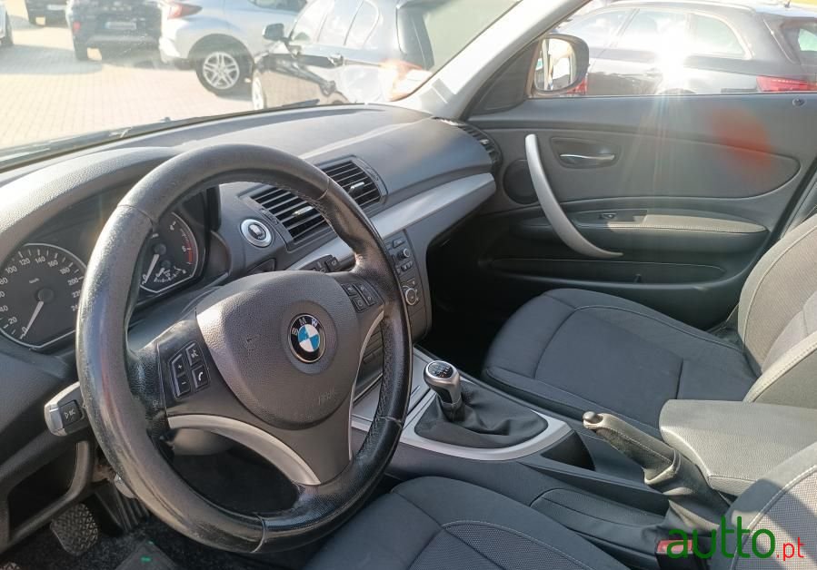 2011' BMW Série 1 D photo #6