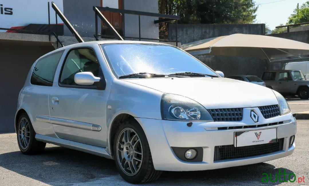 2000' Renault Clio Sport photo #3