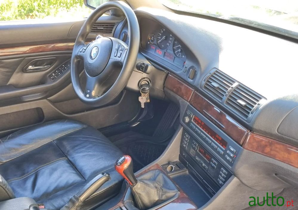 2001' BMW 520 photo #4