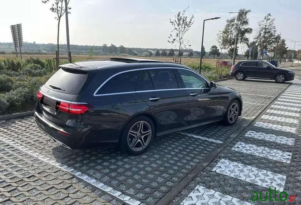 2021' Mercedes-Benz Classe E De Amg Line photo #5