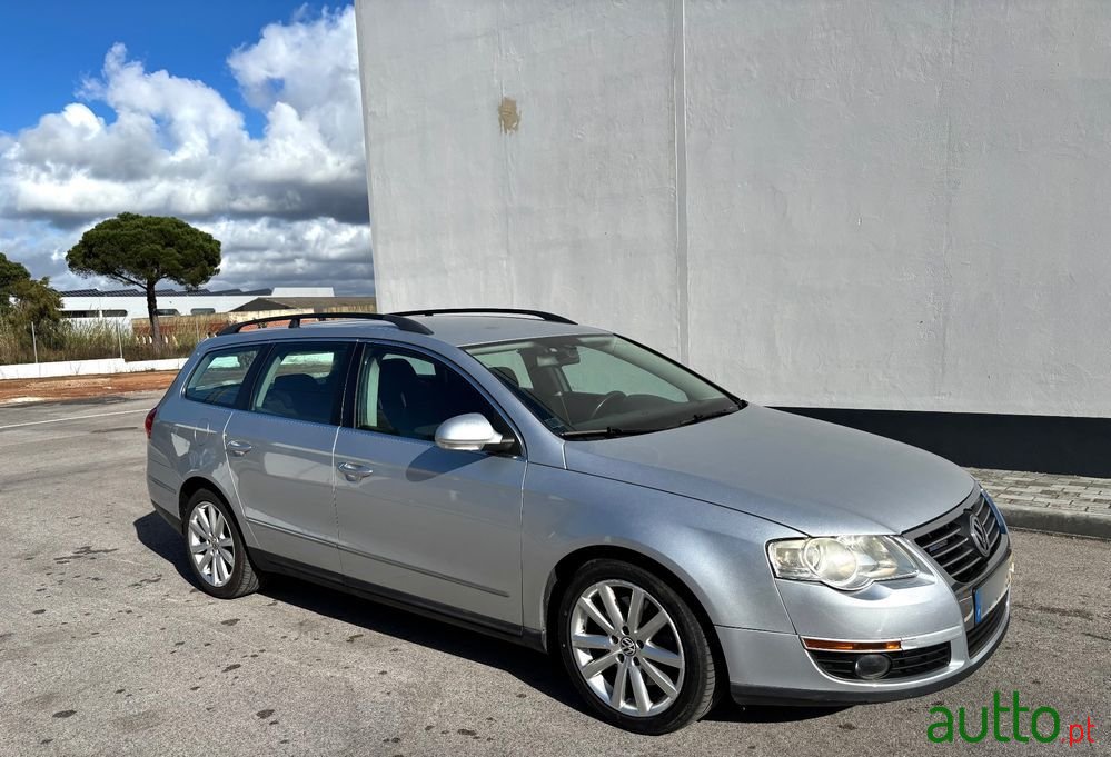 2008' Volkswagen Passat Variant photo #2