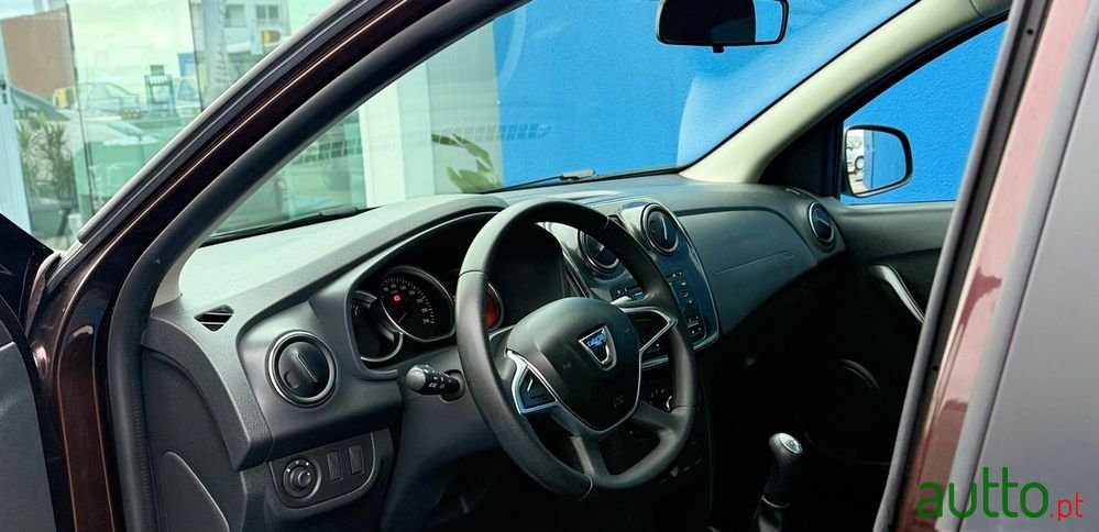 2017' Dacia Logan 0.9 Tce Confort photo #3