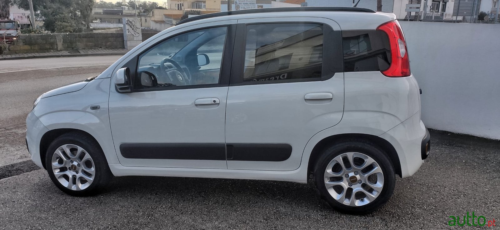 2015' Fiat Panda photo #2