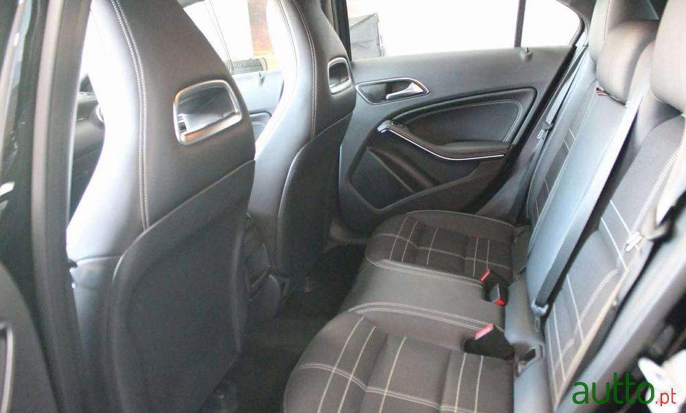 2017' Mercedes-Benz Classe A photo #5