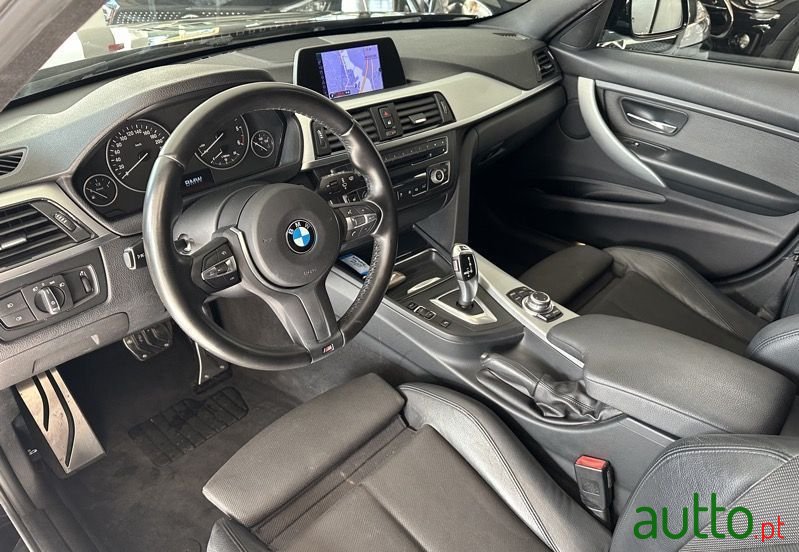 2012' BMW 320 photo #6