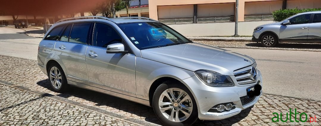 2012' Mercedes-Benz C-220 photo #4