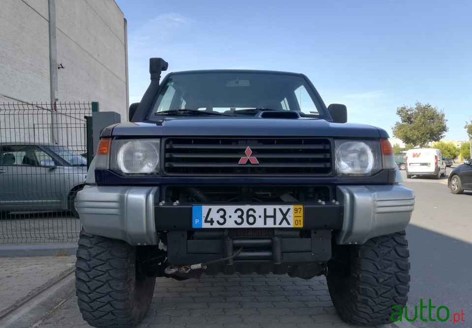 1997' Mitsubishi Pajero photo #5