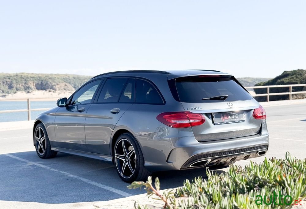 2017' Mercedes-Benz Classe C E photo #5