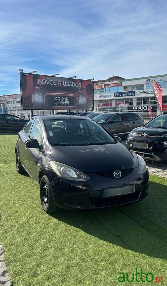 2010' Mazda 2 photo #3