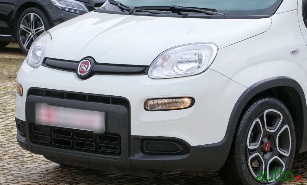 2022' Fiat Panda 1.0 Hybrid City photo #5
