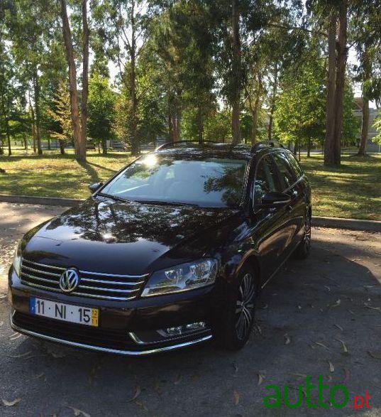 2012' Volkswagen Passat Variant photo #2