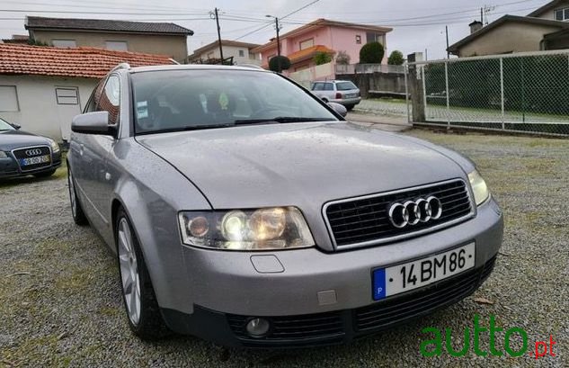 2002' Audi A4 Avant photo #4