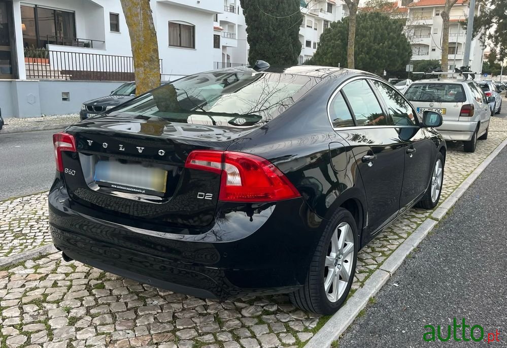 2016' Volvo S60 2.0 D2 Momentum photo #5