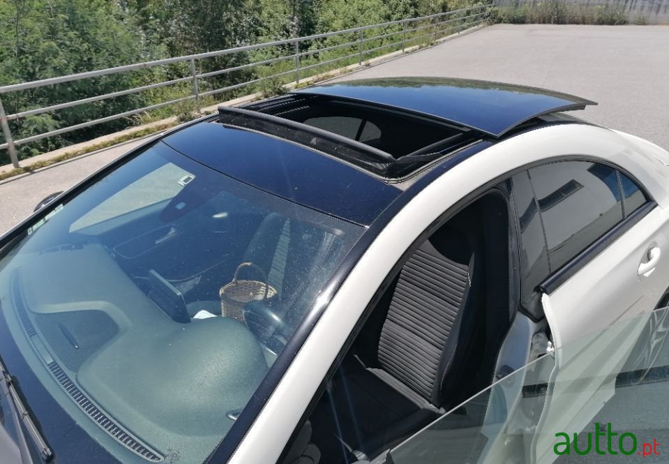 2015' Mercedes-Benz Cla-220 photo #4