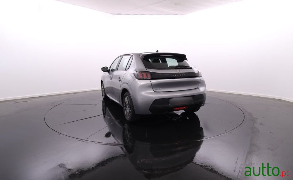 2022' Peugeot 208 photo #5