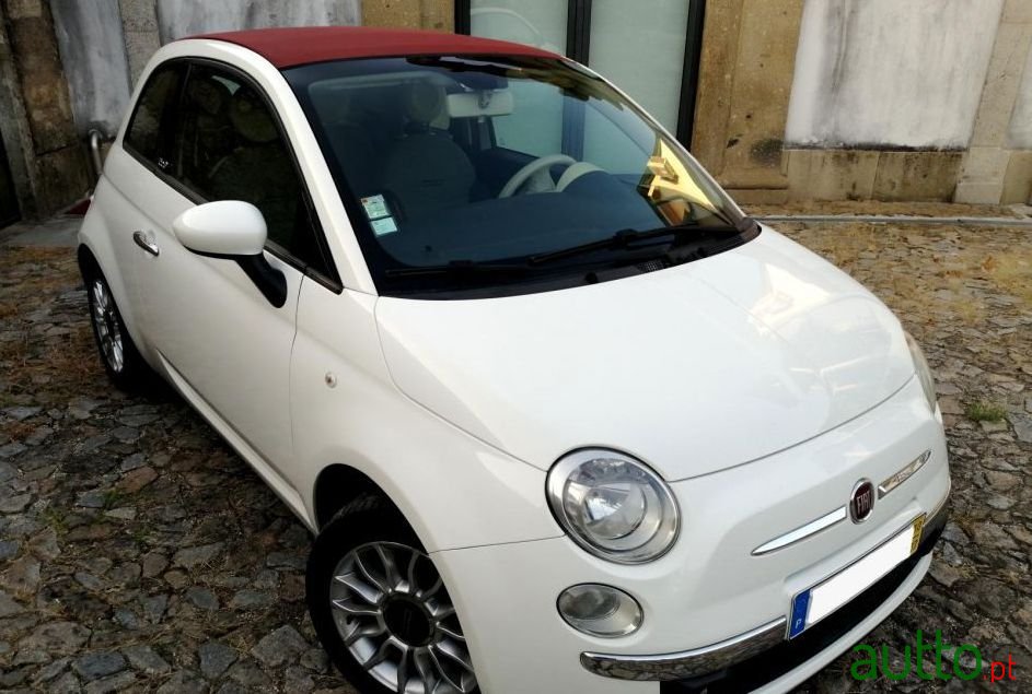 2010' Fiat 500C photo #1